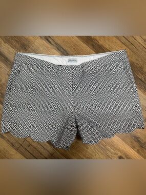 Porophrase Black & White Scalloped Shorts Preppy Cottagecore Mid Rise Size 10